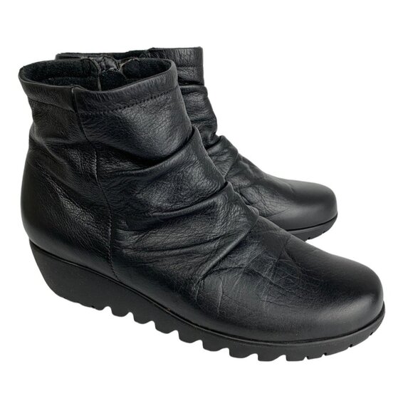 Women's Munro Riley Black Leather Boots size 5.5 - Picture 1 of 10